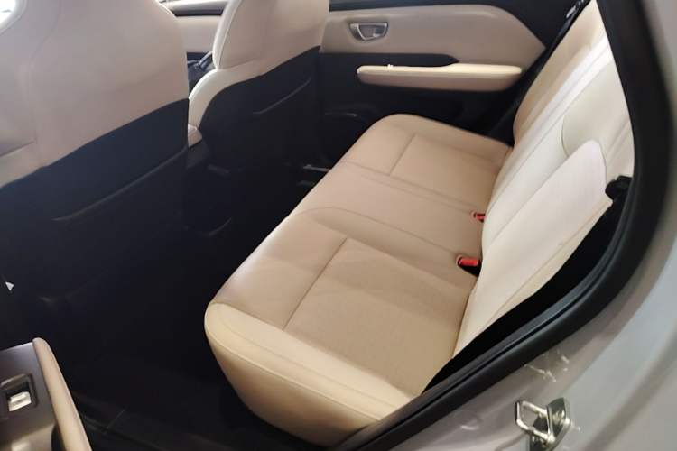 Used Wuling Bingo PLUS 2024 510 km Flagship Edition Four-Seater Version Left Rear Seat