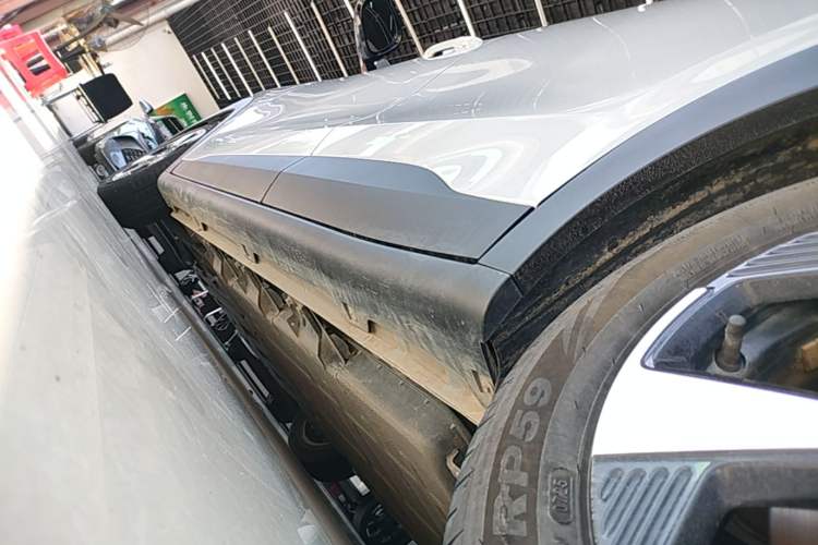 Used Wuling Bingo PLUS 2024 401 km Flagship Edition Four-Seater Version Left Side Sill