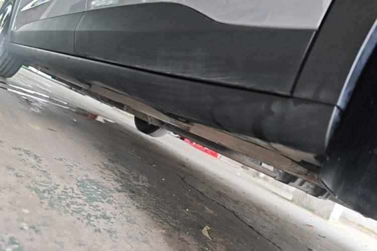 Used Wuling Bingo PLUS 2024 401 km Range 5-Seater Version Left Side Sill