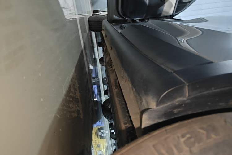 Used Wuling Bingo PLUS 2024 401 km Range 5-Seater Version Left Side Sill