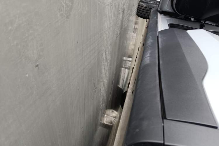 Used Wuling Bingo PLUS 2024 401 km Range 5-Seater Version Left Side Sill