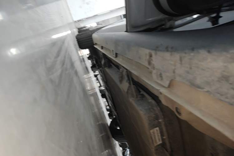 Used Wuling Bingo PLUS 2024 330 km Range Five-Seater Version Left Side Sill