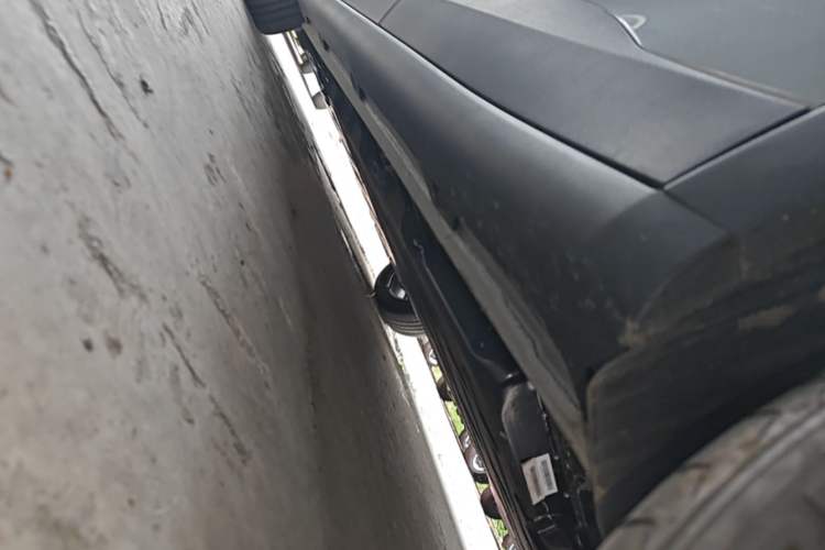 Used Wuling Bingo PLUS 2024 401 km Range 5-Seater Version Left Side Sill