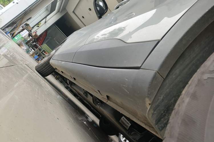 Used Wuling Bingo PLUS 2024 330 km Range Five-Seater Version Left Side Sill