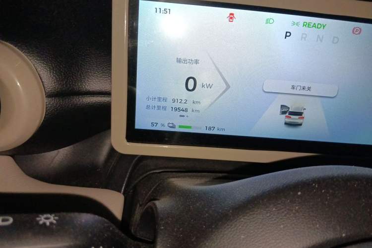 Used Wuling Bingo PLUS 2024 330 km Range Five-Seater Version Odometer Close Up