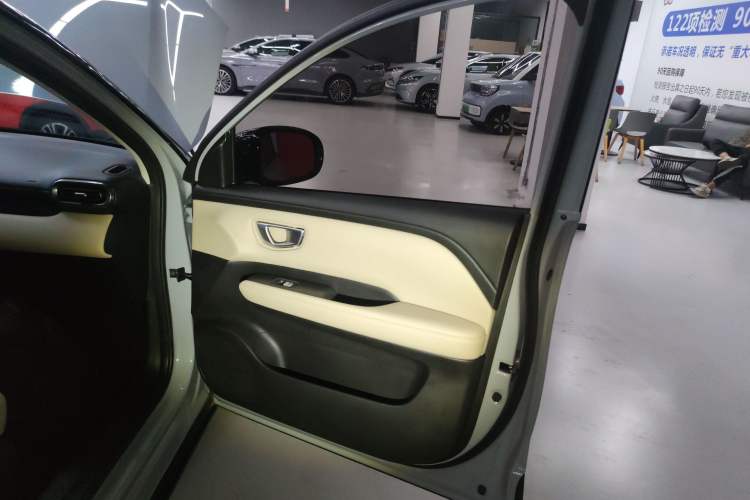 Used Wuling Bingo PLUS 2024 510 km Flagship Edition Four-Seater Version Right Front Door Interior