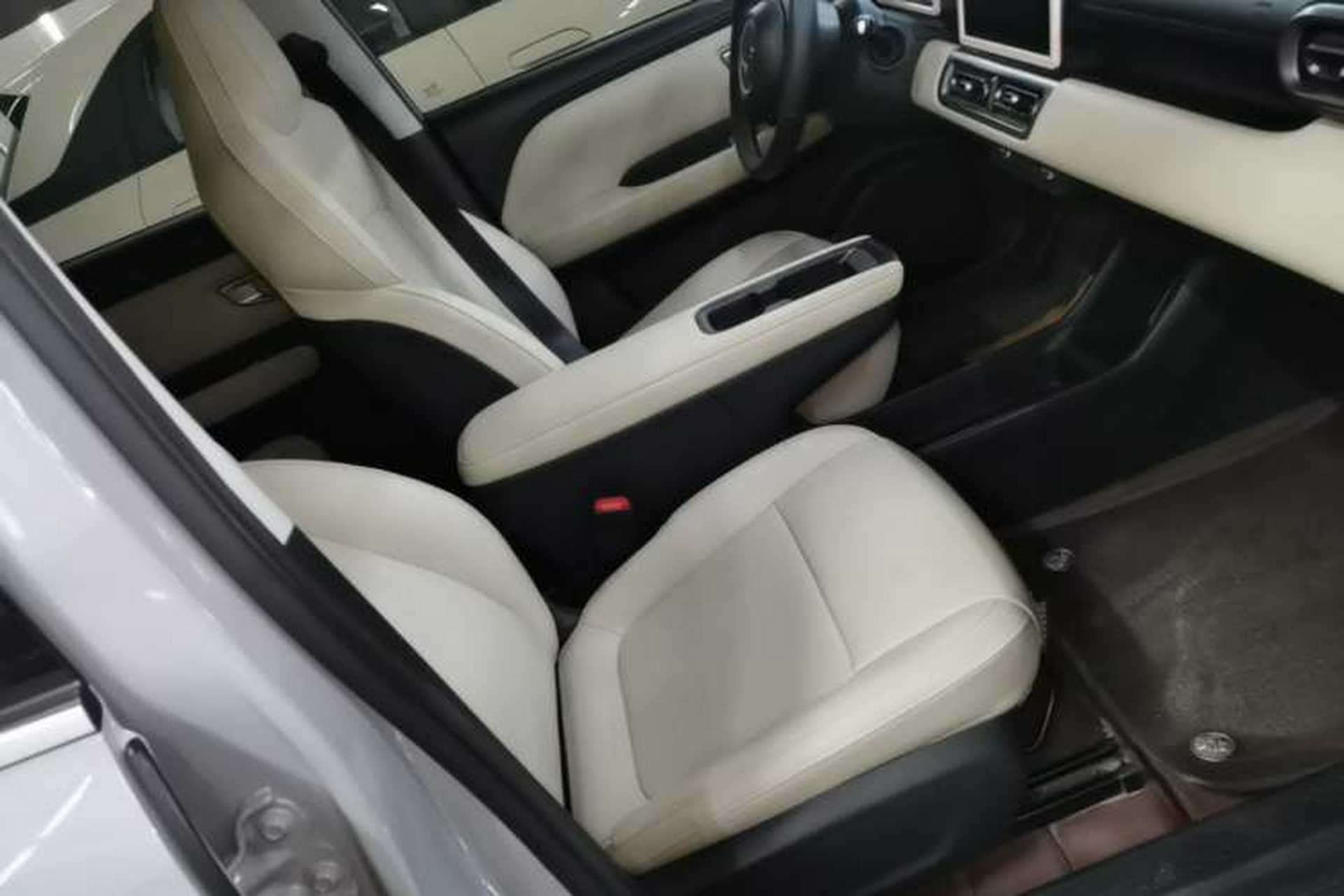 Used Wuling Bingo PLUS 2024 330 km Range Five-Seater Version Right Front Seat