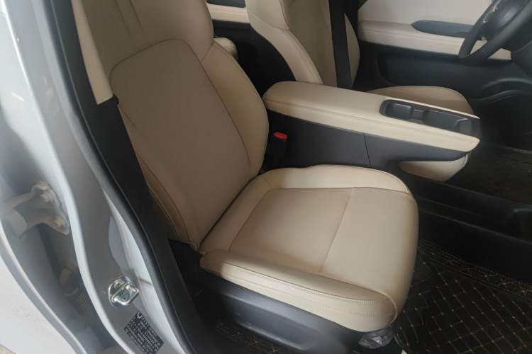 Used Wuling Bingo PLUS 2024 401 km Flagship Edition Four-Seater Version Right Front Seat
