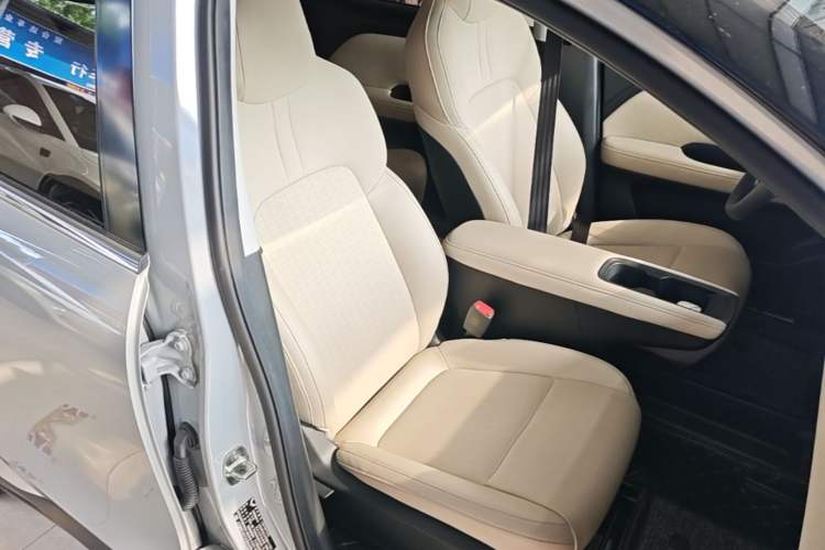 Used Wuling Bingo PLUS 2024 510 km Flagship Edition Four-Seater Version Right Front Seat