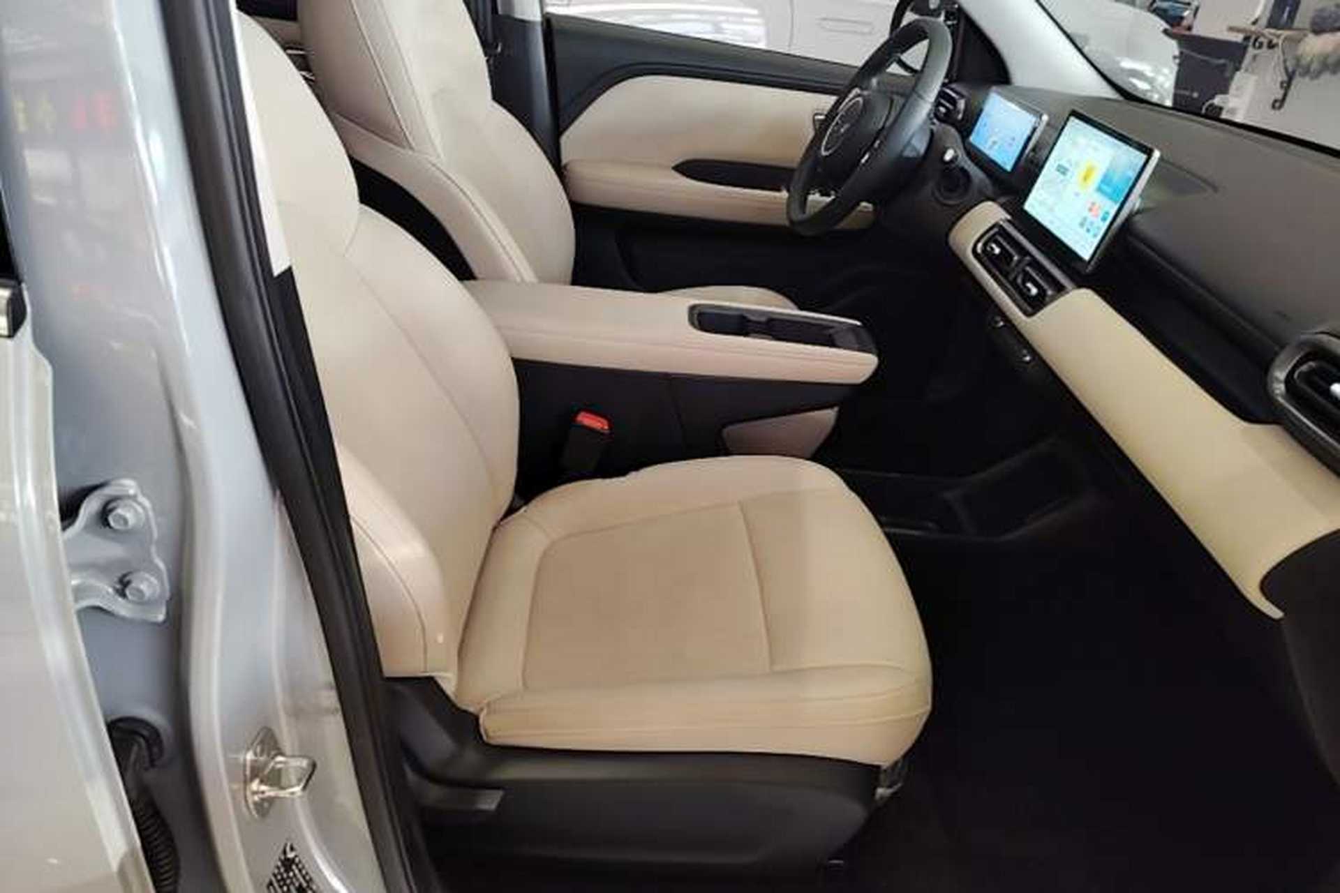 Used Wuling Bingo PLUS 2024 510 km Flagship Edition Four-Seater Version Right Front Seat