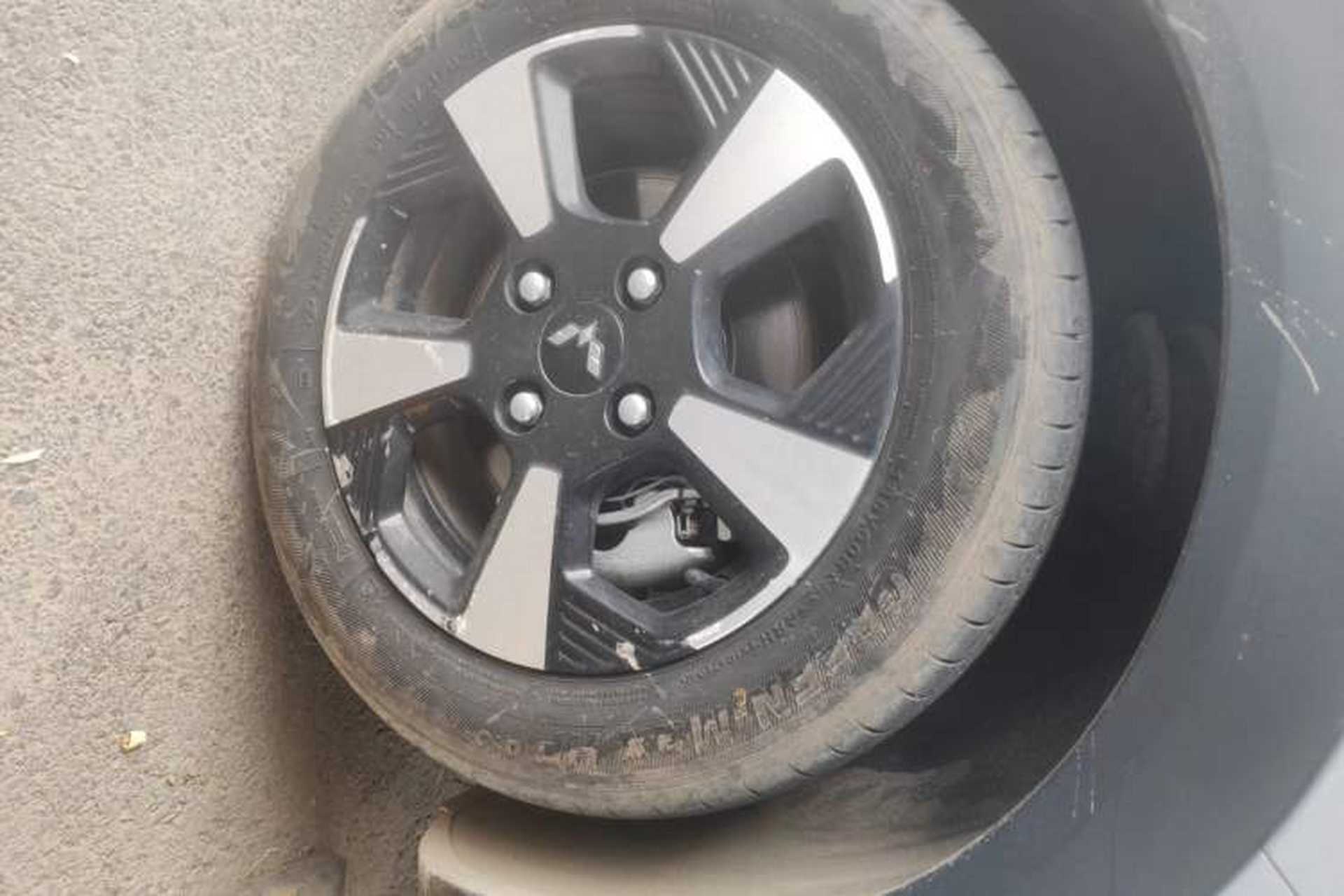Used Wuling Bingo PLUS 2024 330 km Range Five-Seater Version Right Front Wheel Hub