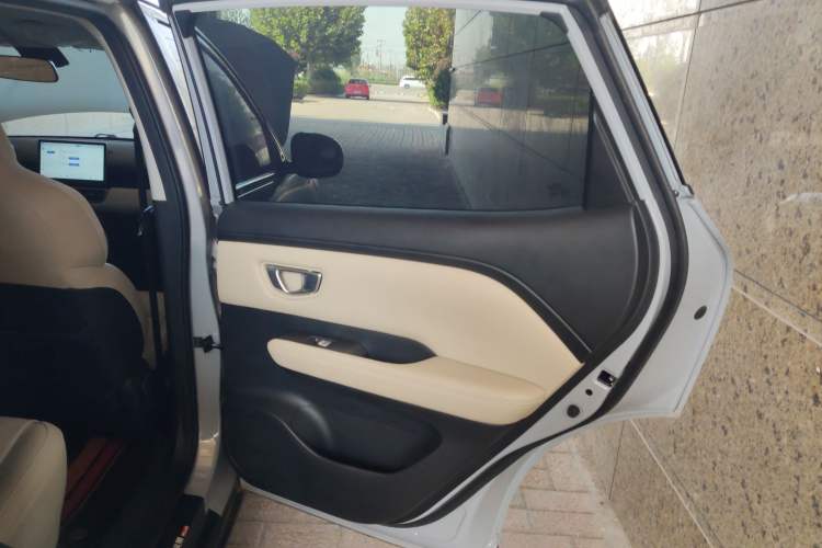 Used Wuling Bingo PLUS 2024 510 km Flagship Edition Four-Seater Version Right Rear Door Interior