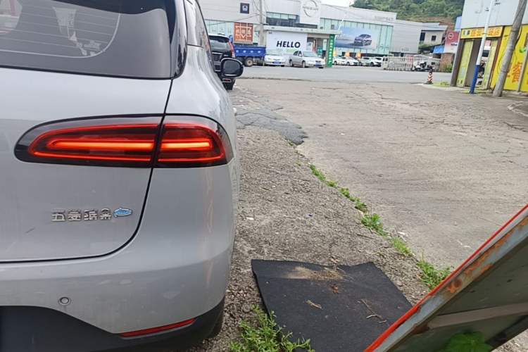 Used Wuling Bingo PLUS 2024 510 km Flagship Edition Four-Seater Version Right Rear Taillight