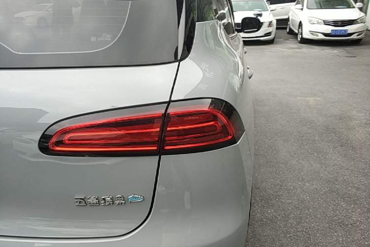 Used Wuling Bingo PLUS 2024 510 km Flagship Edition Four-Seater Version Right Rear Taillight