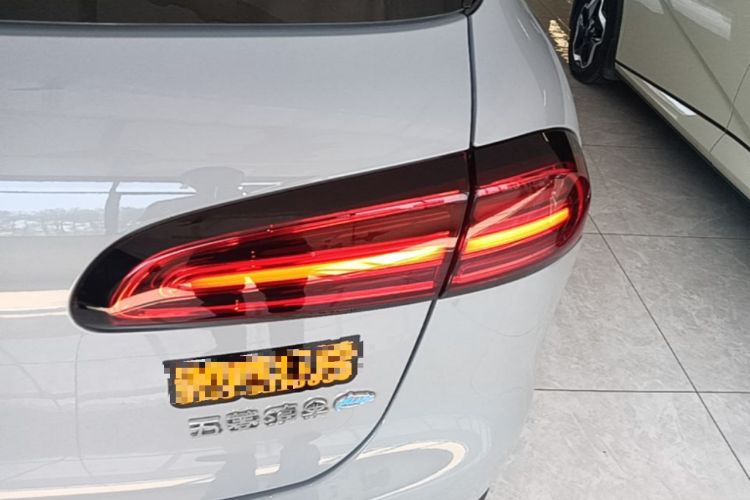 Used Wuling Bingo PLUS 2024 510 km Flagship Edition Four-Seater Version Right Rear Taillight