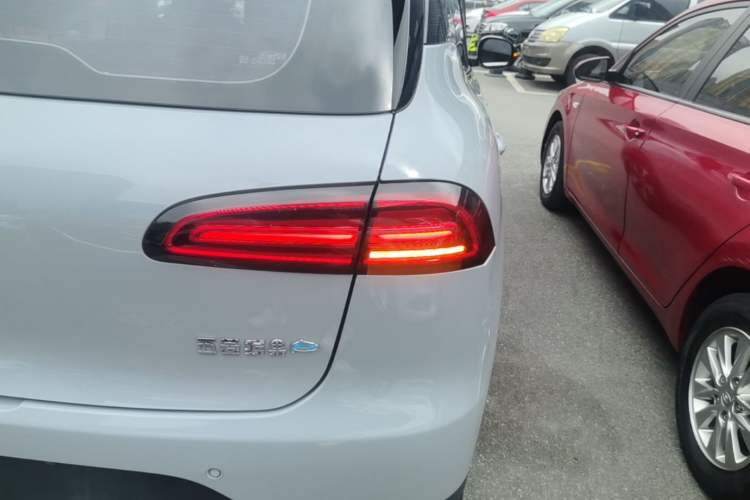 Used Wuling Bingo PLUS 2024 510 km Flagship Edition Four-Seater Version Right Rear Taillight