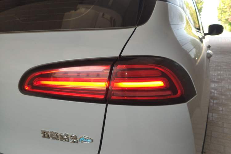 Used Wuling Bingo PLUS 2024 510 km Flagship Edition Four-Seater Version Right Rear Taillight