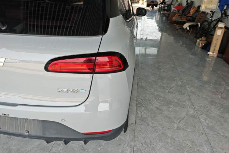 Used Wuling Bingo PLUS 2024 510 km Flagship Edition Four-Seater Version Right Rear Taillight