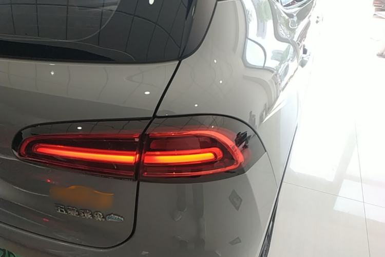 Used Wuling Bingo PLUS 2024 510 km Flagship Edition Four-Seater Version Right Rear Taillight