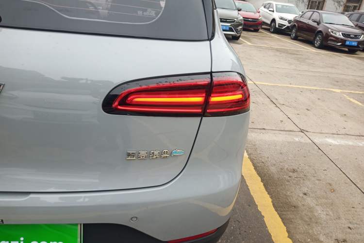 Used Wuling Bingo PLUS 2024 510 km Flagship Edition Four-Seater Version Right Rear Taillight