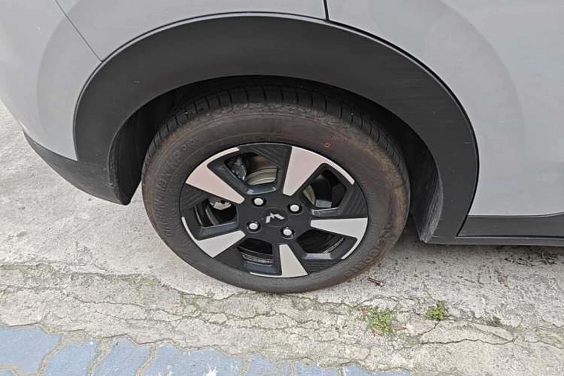 Used Wuling Bingo PLUS 2024 401 km Range 5-Seater Version Right Rear Wheel Hub