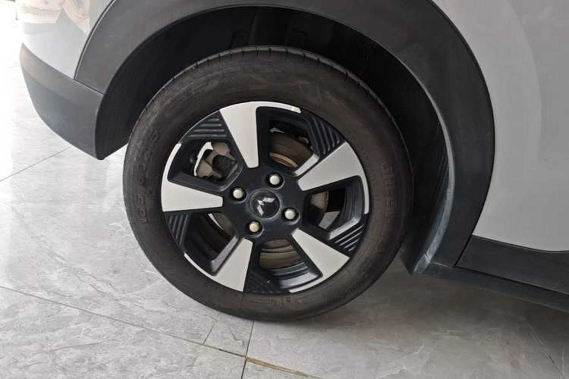 Used Wuling Bingo PLUS 2024 510 km Flagship Edition Four-Seater Version Right Rear Wheel Hub
