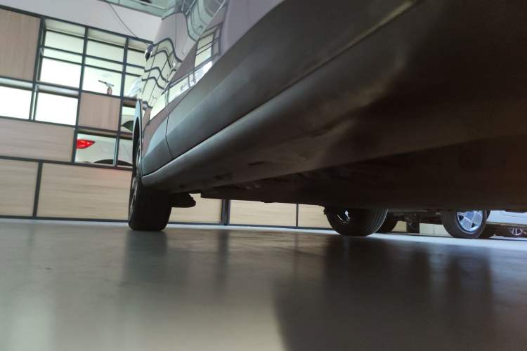 Used Wuling Bingo PLUS 2024 510 km Flagship Edition Four-Seater Version Right Side Sill
