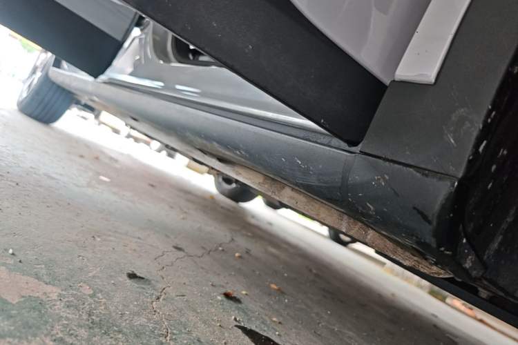Used Wuling Bingo PLUS 2024 401 km Range 5-Seater Version Right Side Sill