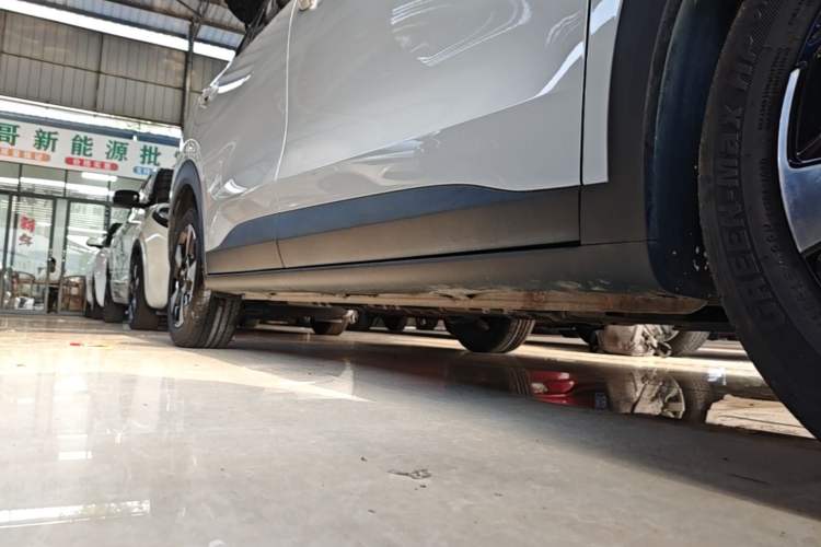 Used Wuling Bingo PLUS 2024 510 km Flagship Edition Four-Seater Version Right Side Sill