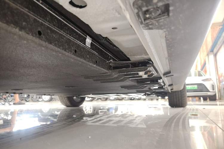 Used Wuling Bingo PLUS 2024 510 km Range 5-Seater Version Right Side Sill