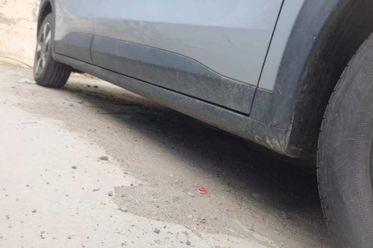Used Wuling Bingo PLUS 2024 330 km Range Five-Seater Version Right Side Sill