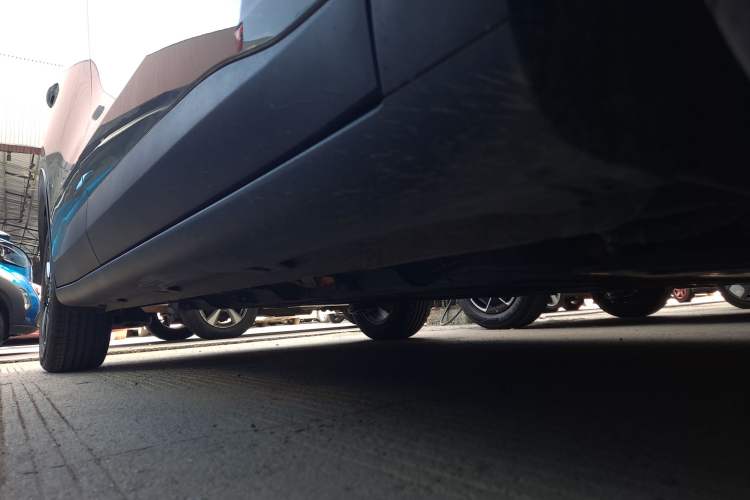 Used Wuling Bingo PLUS 2024 401 km Range 5-Seater Version Right Side Sill