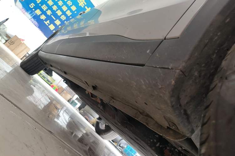 Used Wuling Bingo PLUS 2024 330 km Range Five-Seater Version Right Side Sill