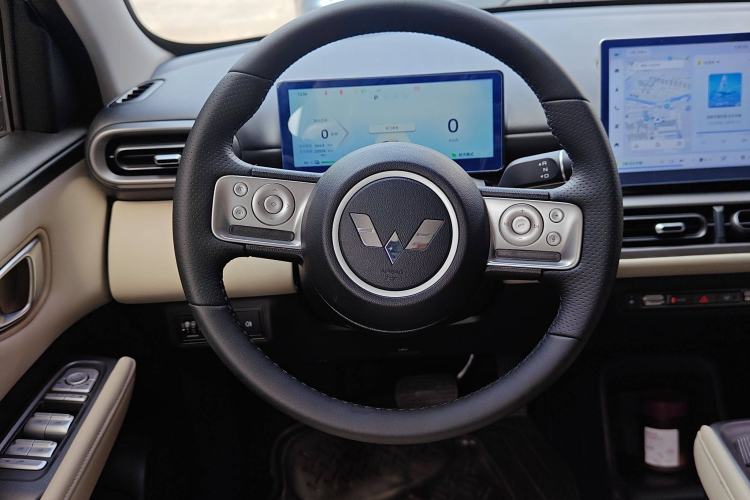 Used Wuling Bingo PLUS 2024 330 km Range Five-Seater Version Steering Wheel