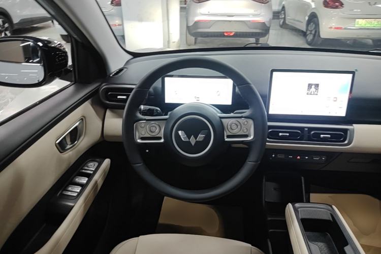 Used Wuling Bingo PLUS 2024 330 km Range Five-Seater Version Steering Wheel