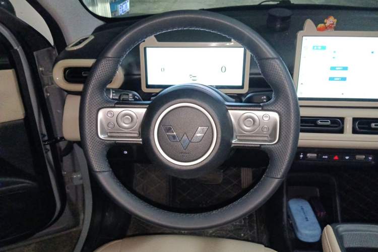 Used Wuling Bingo PLUS 2024 330 km Range Five-Seater Version Steering Wheel