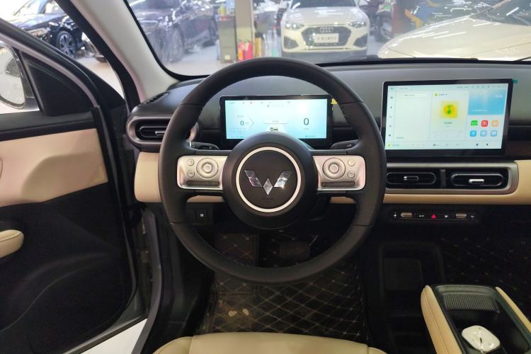 Used Wuling Bingo PLUS 2024 330 km Range Five-Seater Version Steering Wheel