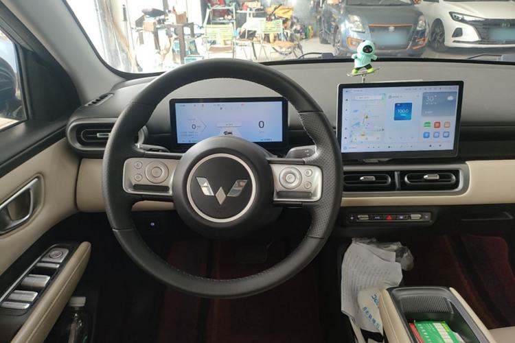 Used Wuling Bingo PLUS 2024 330 km Range Five-Seater Version Steering Wheel