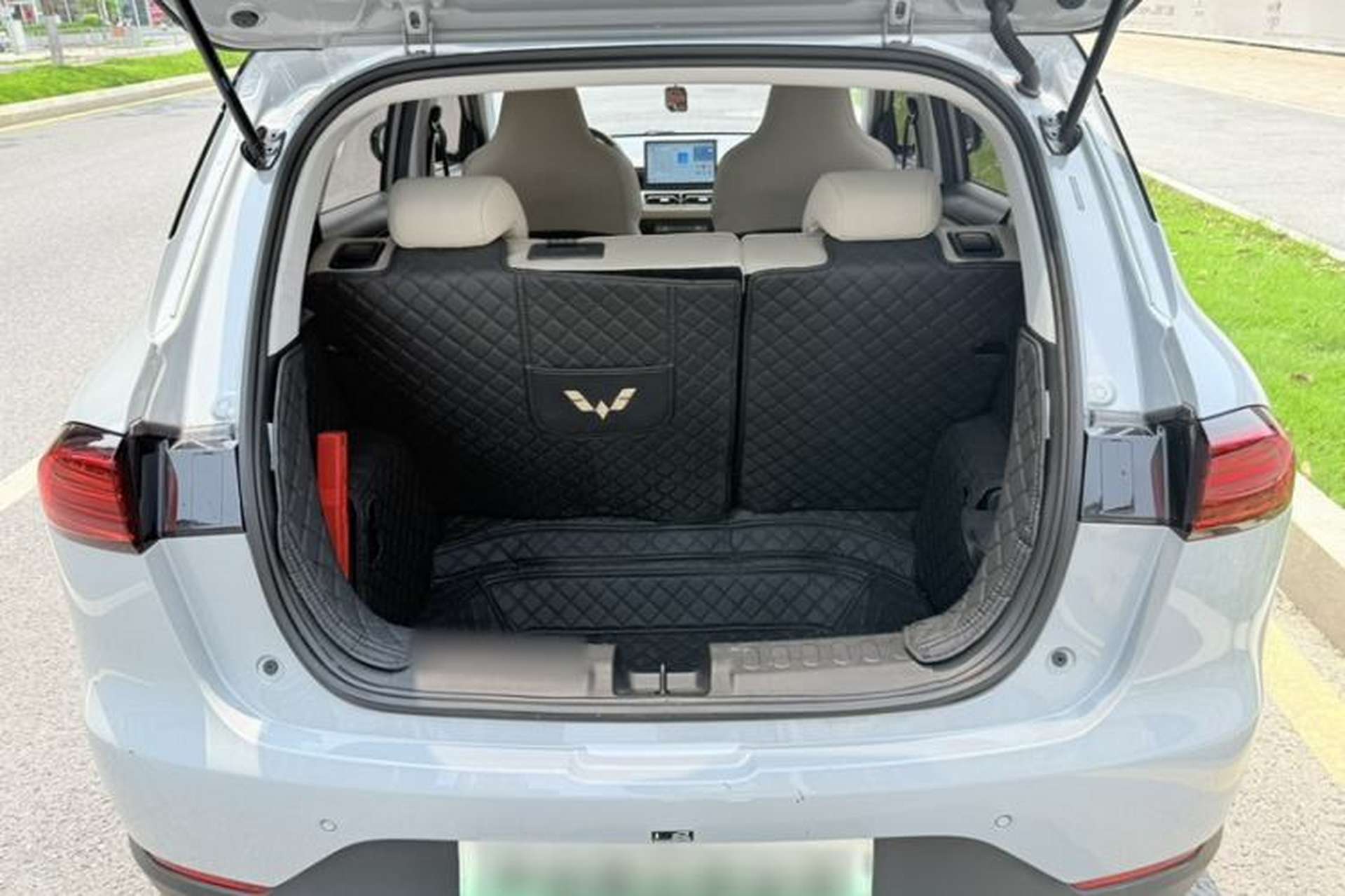 Used Wuling Bingo PLUS 2024 401 km Range 5-Seater Version Trunk