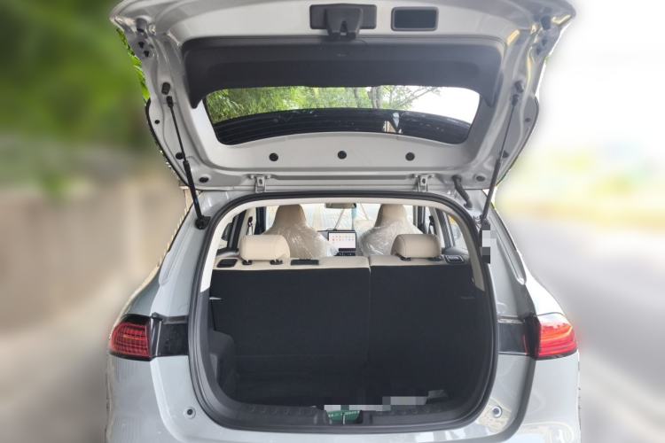 Used Wuling Bingo PLUS 2024 401 km Range 5-Seater Version Trunk