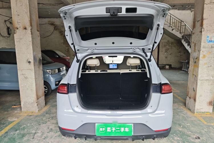 Used Wuling Bingo PLUS 2024 401 km Range 5-Seater Version Trunk