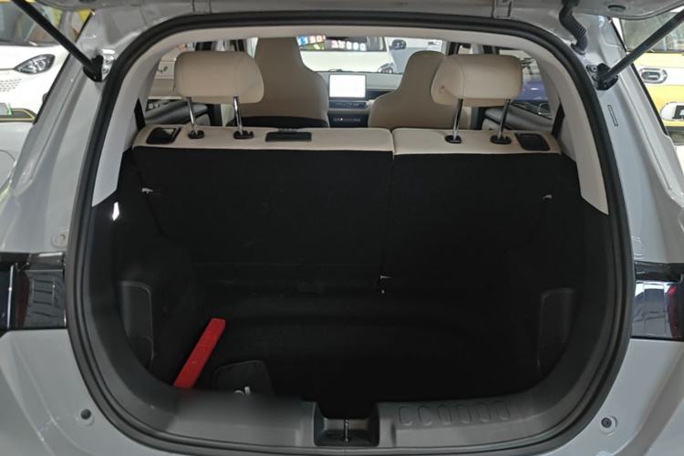 Used Wuling Bingo PLUS 2024 401 km Range 5-Seater Version Trunk