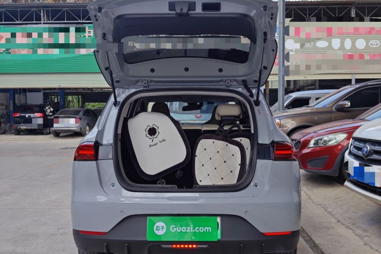 Used Wuling Bingo PLUS 2024 330 km Range Five-Seater Version Trunk