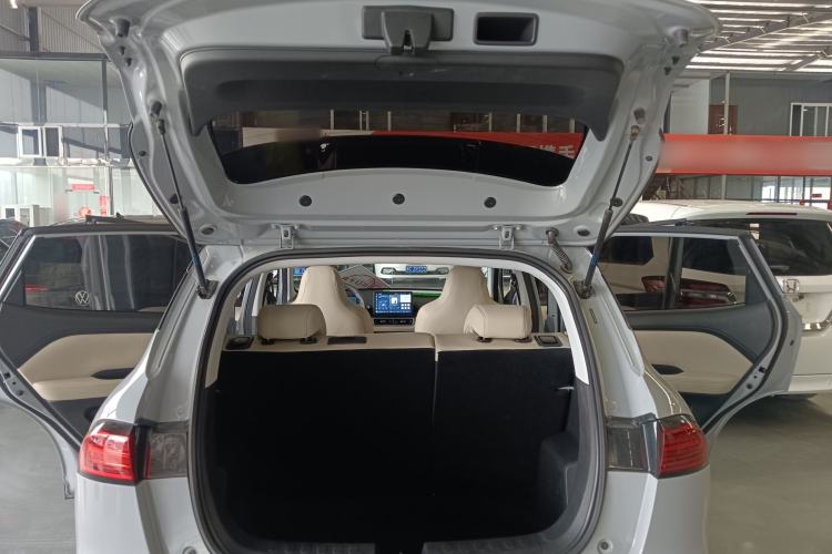 Used Wuling Bingo PLUS 2024 401 km Range 5-Seater Version Trunk