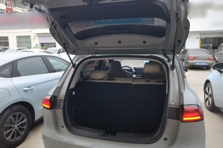 Used Wuling Bingo PLUS 2024 330 km Range Five-Seater Version Trunk