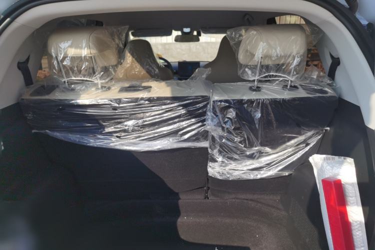 Used Wuling Bingo PLUS 2024 330 km Range Five-Seater Version Trunk
