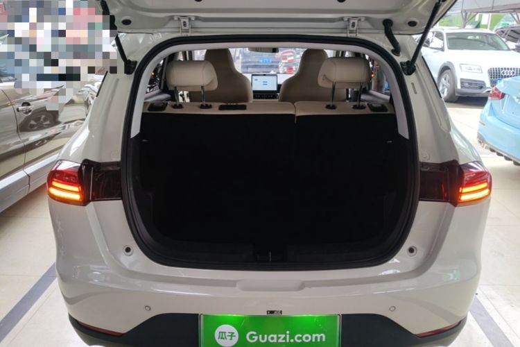Used Wuling Bingo PLUS 2024 330 km Range Five-Seater Version Trunk
