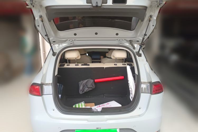 Used Wuling Bingo PLUS 2024 330 km Range Five-Seater Version Trunk