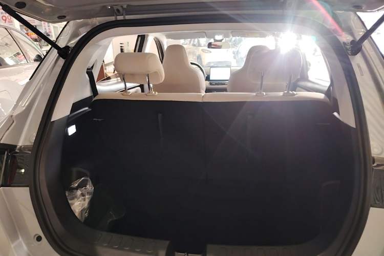Used Wuling Bingo PLUS 2024 510 km Flagship Edition Four-Seater Version Trunk