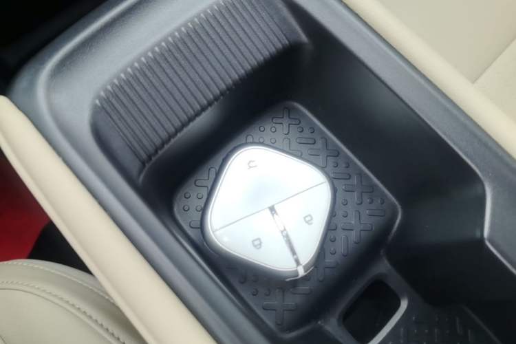 Used Wuling Bingo PLUS 2024 510 km Flagship Edition Four-Seater Version Vehicle Key